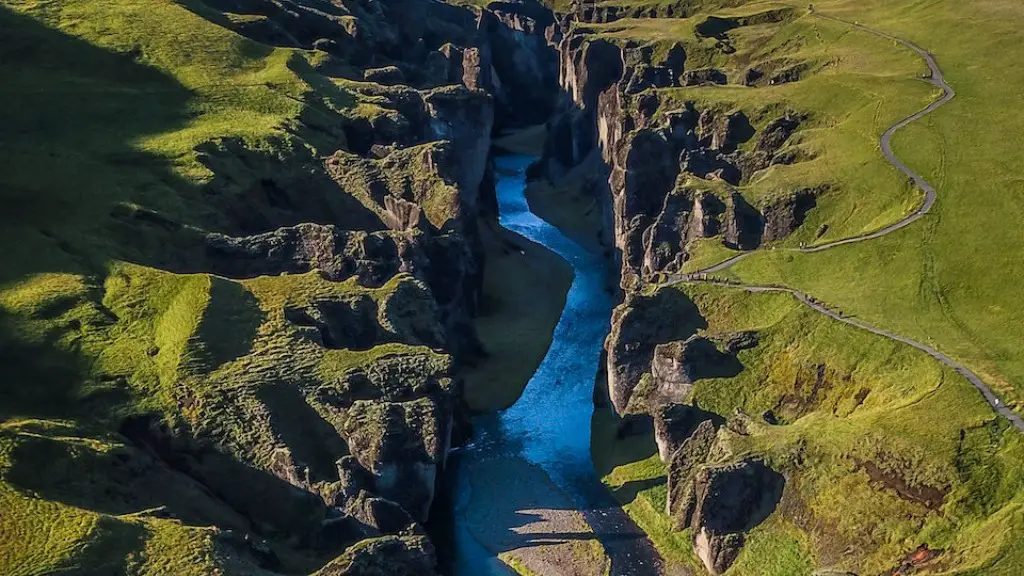 How Far Does The Mississippi River Stretch